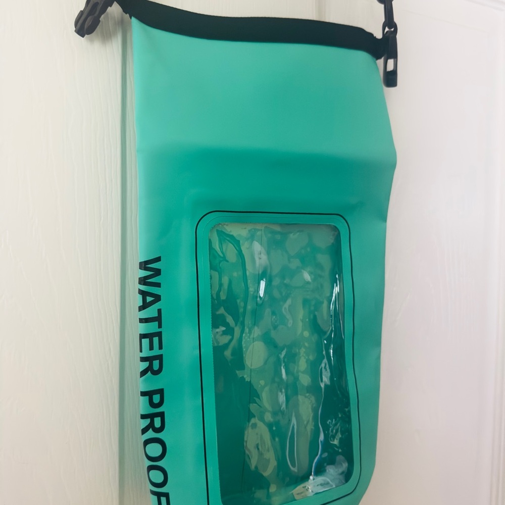 New Cell phone & waterproof sport crossbody bag 2L